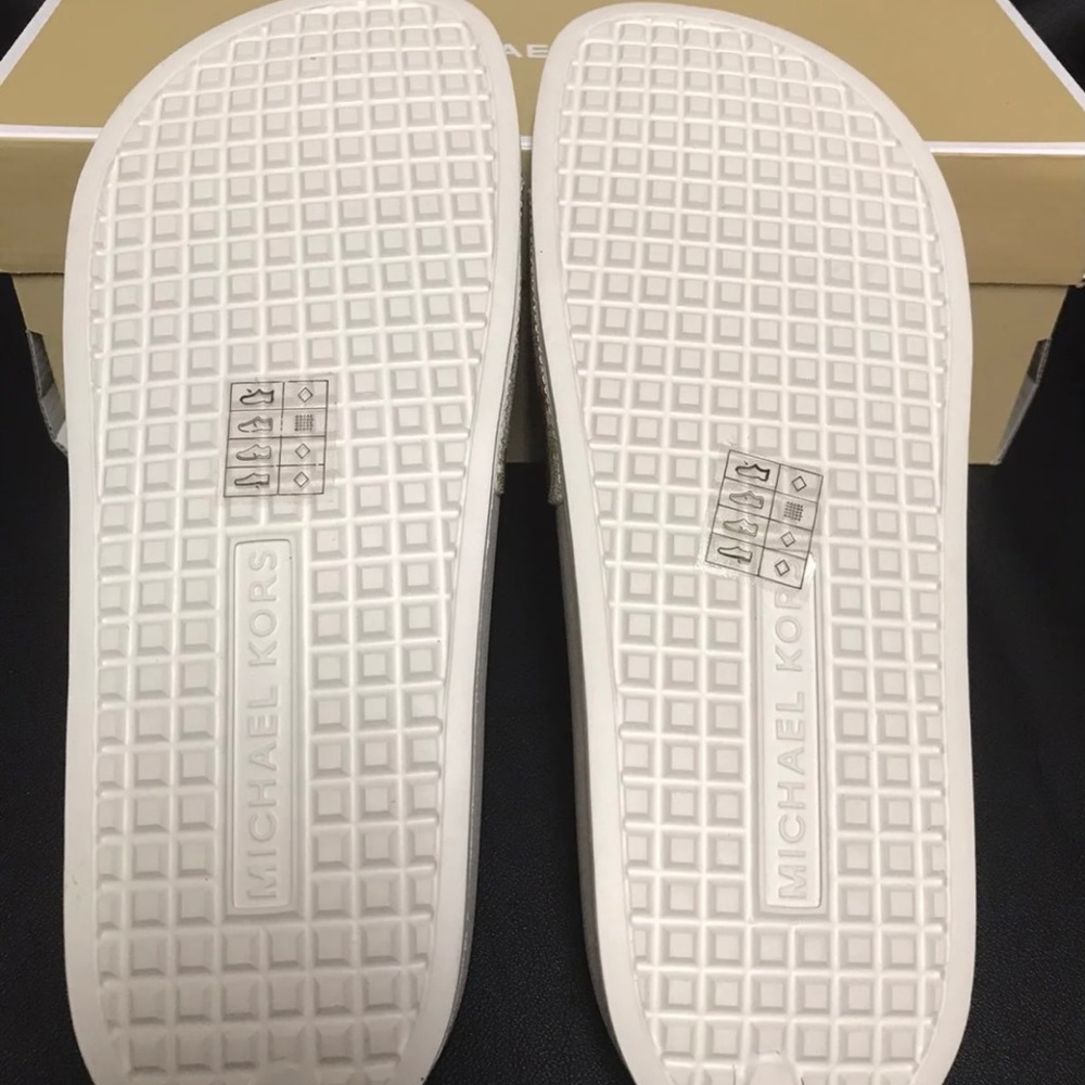 Michael Kors Gilmore Slides with Floral - Picture 6 of 7